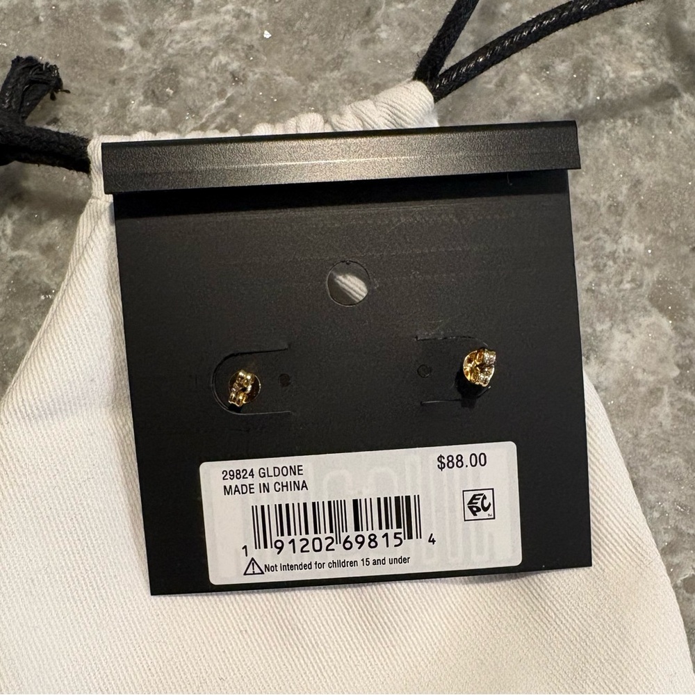 ⭐️⭐️NWT COACH 29824 Signature C Gold Rhinestone Pave Stud ⭐️⭐️ - Picture 4 of 4